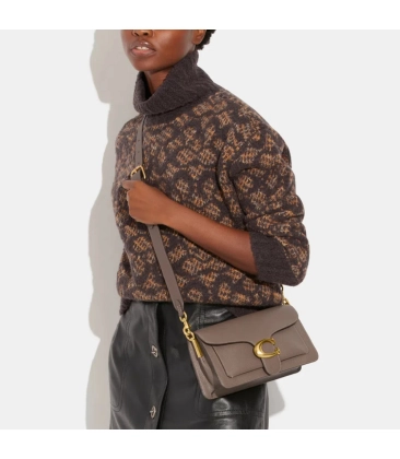 BOLSA COACH NEW YORK TABBY 26 MARROM