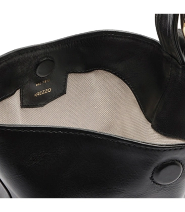 BOSLA PEQUENA BUCKET AREZZO PRETO