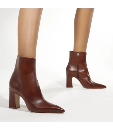 BOTA SALTO ALTO DRESSY SCHUTZ MARROM