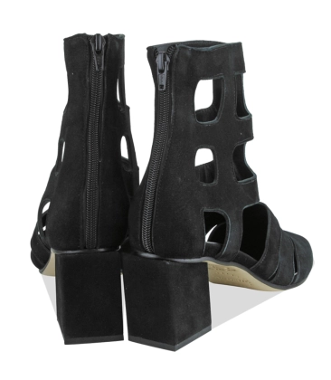 BOTA SALTO MÉDIO MANOLITA PRETO