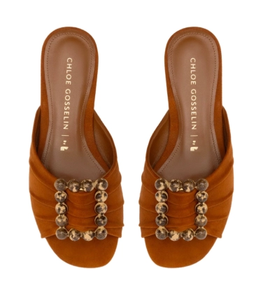 FLAT CHLOE GOSSELIN BY STUDIO LARROUDÉ MARROM