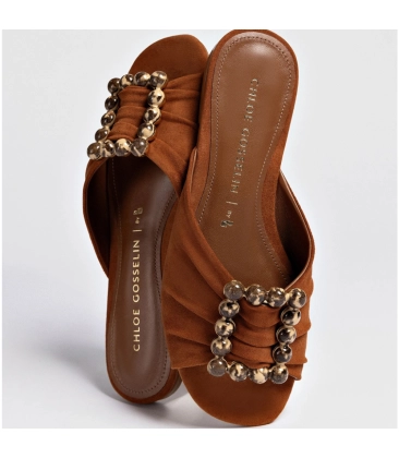 FLAT CHLOE GOSSELIN BY STUDIO LARROUDÉ MARROM