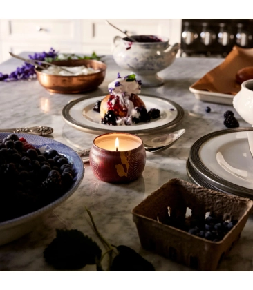 MINI VELA AROMÁTICA LATA 25H FORAGED WILDBERRY VOLUSPA