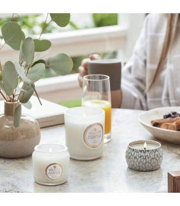 MINI VELA AROMÁTICA LATA RELEVO 25H EUCALYPTUS & WHITE SAGE