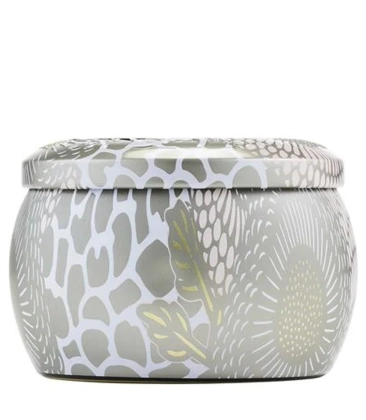 MINI VELA AROMÁTICA LATA RELEVO 25H TAHITIAN COCONUT VANILLA VOLUSPA