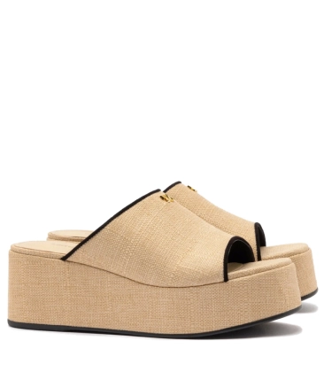 MULE SALTO MÉDIO CHARLI RÁFIA LARROUDÉ BEGE