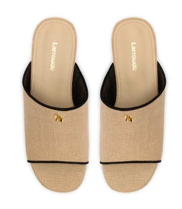 MULE SALTO MÉDIO CHARLI RÁFIA LARROUDÉ BEGE