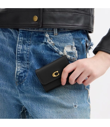 PORTA-CARTÕES COACH NEW YORK ESSENTIAL PRETO