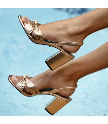 SANDÁLIA SALTO ALTO PIPA PAULA TORRES DOURADO