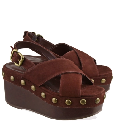 SANDÁLIA SALTO ALTO PLATAFORMA JENNIFER STUDS SCHUTZ MARROM