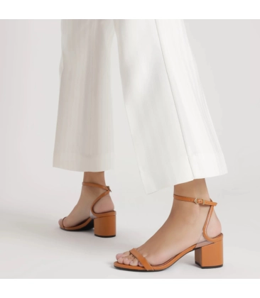 SANDÁLIA SALTO BLOCO MÉDIO SKYE SCHUTZ MARROM