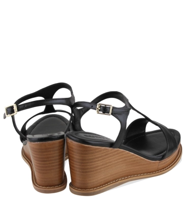 SANDÁLIA SALTO MÉDIO BENTANA PRETO