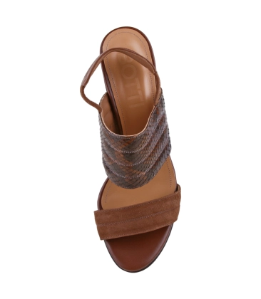SANDÁLIA SALTO MÉDIO LAURA BOTTI MARROM