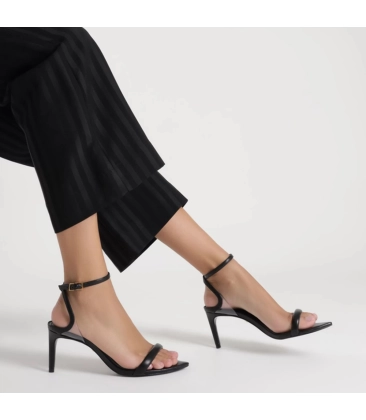 SANDÁLIA SALTO MÉDIO SKYE LEAF SCHUTZ PRETO