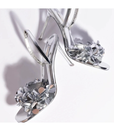 SANDÁLIA SALTO ALTO MORGAN LARROUDÉ PRATA