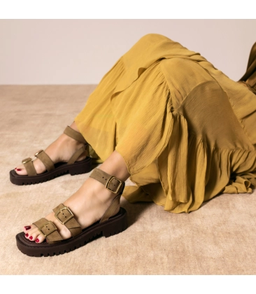 SANDÁLIA SALTO BAIXO TRATORADA LUIZA BARCELOS BEGE