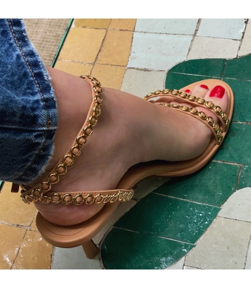 SANDÁLIA SALTO MÉDIO MILANINA MINI LARROUDÉ BEGE