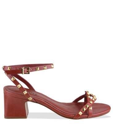 SANDÁLIA SALTO MÉDIO STUDS SCHUTZ MARROM