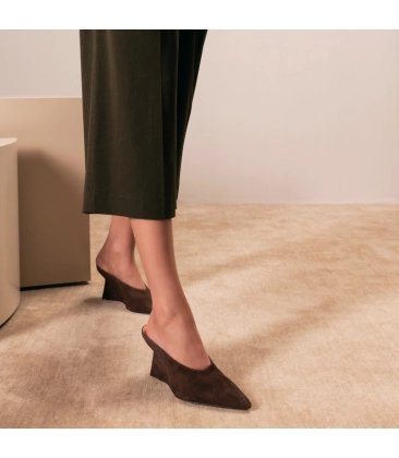 SCARPIN ANABELA SALTO ALTO LUIZA BARCELOS MARROM