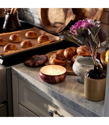 VELA AROMÁTICA LATA 3 PAVIOS 60H FORAGED WILDBERRY VOLUSPA