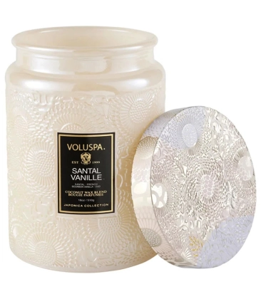 VELA AROMÁTICA 100H POTE VIDRO RELEVO SANTAL VANILLE VOLUSPA