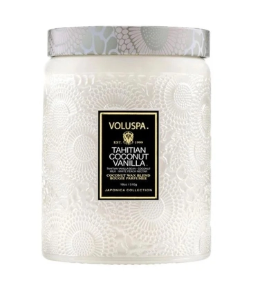 VELA AROMÁTICA 100H POTE VIDRO RELEVO TAHITIAN COCONUT VANILLA VOLUSPA