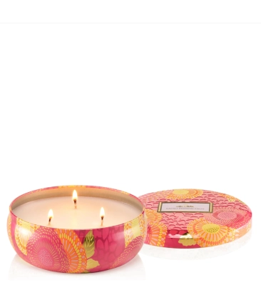 VELA AROMÁTICA 60H LATA 3 PAVIOS RELEVO NAPALI PASSION FRUIT VOLUSPA