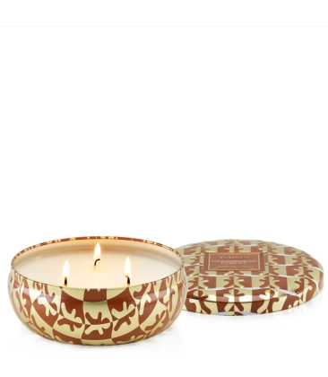 VELA AROMÁTICA LATA 3 PAVIOS 60H GINGERBREAD CHALET VOLUSPA