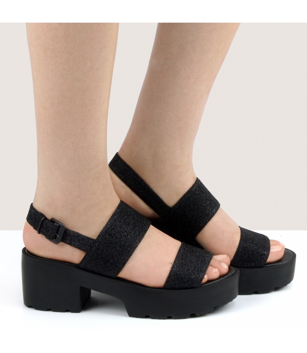 sandalia salto tratorado baixo